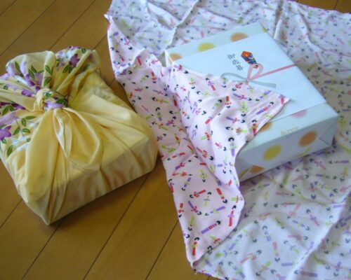 Furoshiki – The Art of Japanese Fabric Gift Wrapping